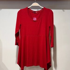 Cut Loose Scarlet 3/4 Sleeve Tunic